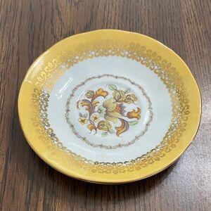 Elizabethan Staffordshire hand decorated fine bone china teacup saucer plate